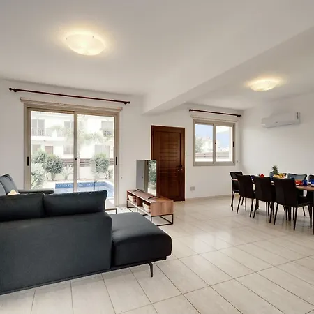 Villa Breeze *